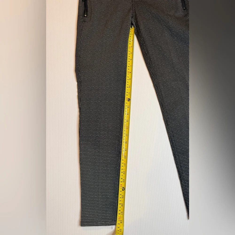 Democracy Black & Gray Houndstooth Micro-Check Slim Pants - Size 6